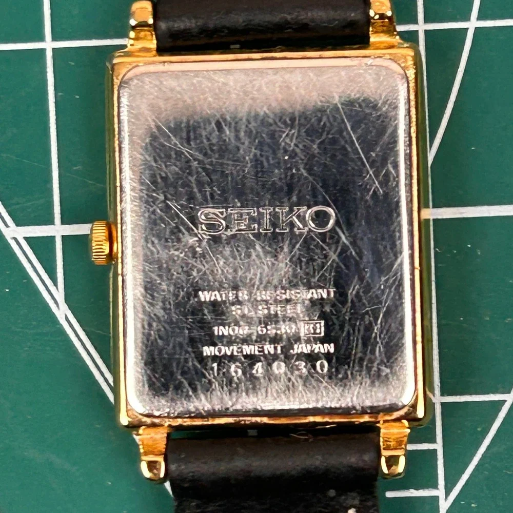 Seiko‎ Presage Rectangular Gold Tone White Dial Men's Dress Watch Coach Band
